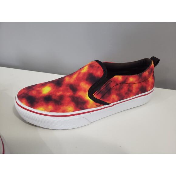 NEW Slip On‎ Street Fame Lava Flames Canvas Big Kid Sneakers Size 3 - 405712L - Picture 2 of 7